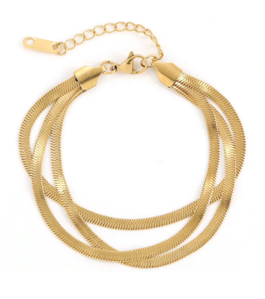 Wear this triple herringbone chain bracelet alone or alongside other chic pieces for a perfect ensemble.