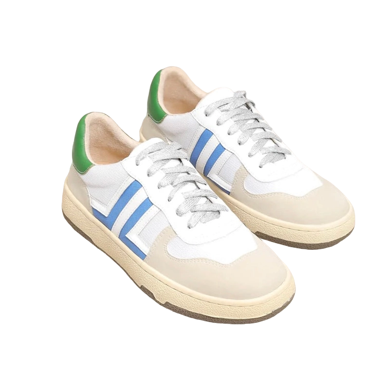 The Max sneaker is a show-stopping court style sneaker with electric blue/green accents and a stylish gum sole. Prepare for a winning gameday look!